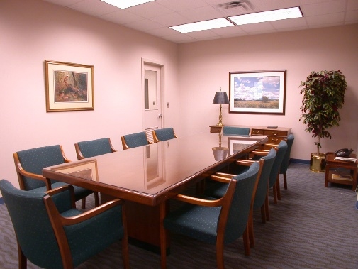 Отделка комнаты совещаний